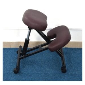 Cadeira Ajoelhada Ergonômica CE-A 9001 com estrutura em aço e estofamento acolchoado.