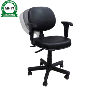 Cadeira Diretor NR-17 com apoio para braços e ajuste de altura.
