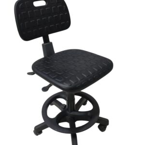 Cadeira Diretor NR-17 com design ergonômico e assento ajustável.