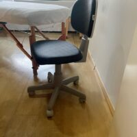 Mocho com Encosto de Regulagem em Profundidade — para Quem Divide o Mocho ou Tem Tronco Curto/Longo | Acabamento Cinza, 135 kg | 24 Cores — Cadeira Escritório IND photo review