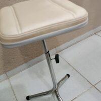 Tripé Apoio de Perna Regulável para Manicure, Pedicure e Podologia | 15 Cores — Cadeira Escritório IND photo review