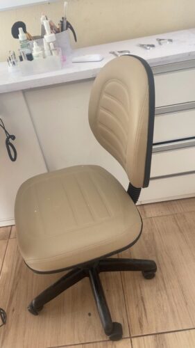 Cadeira Executiva Belluno Giratória em Couro Sintético com Regulagem de Altura | Escritório, Home Office e Recepção — Cadeira Escritório IND photo review