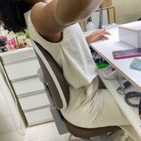 Cadeira Giratória para Nail Designer e Manicure com Encosto e Regulagem a Gás | 28 Cores — Cadeira Escritório IND photo review