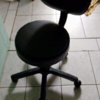 Mocho Giratório com Encosto e Regulagem a Gás | Estética, Massagem, Tatuagem e Consultório | 13 Cores — Cadeira Escritório IND photo review