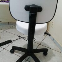 Mocho Giratório com Encosto e Regulagem a Gás | Estética, Massagem, Tatuagem e Consultório | 13 Cores — Cadeira Escritório IND photo review