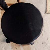 Mocho Giratório com Encosto e Regulagem a Gás | Estética, Massagem, Tatuagem e Consultório | 13 Cores — Cadeira Escritório IND photo review