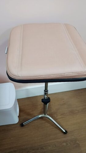 Tripé Apoio de Perna Regulável para Manicure, Pedicure e Podologia | 15 Cores — Cadeira Escritório IND photo review
