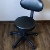 Mocho Verona Giratório sem Encosto com Regulagem a Gás | Estética, Tatuagem, Clínica e Laboratório | 16 Cores — Cadeira Escritório IND photo review