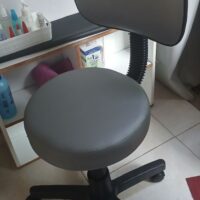 Mocho Giratório com Encosto e Regulagem a Gás | Estética, Massagem, Tatuagem e Consultório | 13 Cores — Cadeira Escritório IND photo review