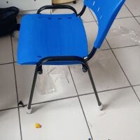 Cadeira Iso Escolar com Tampo | Estrutura Fixa Empilhável para Escola, Igreja e Auditório — Cadeira Escritório IND photo review