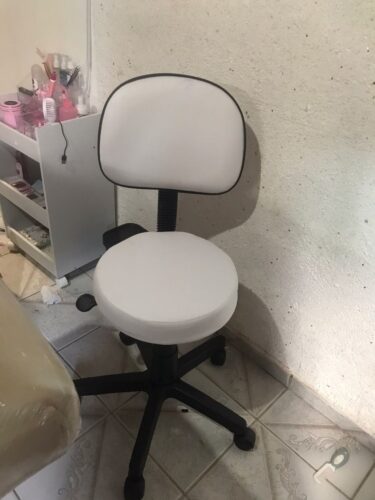 Mocho Giratório com Encosto e Regulagem a Gás | Estética, Massagem, Tatuagem e Consultório | 13 Cores — Cadeira Escritório IND photo review