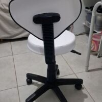 Mocho Verona Giratório sem Encosto com Regulagem a Gás | Estética, Tatuagem, Clínica e Laboratório | 16 Cores — Cadeira Escritório IND photo review
