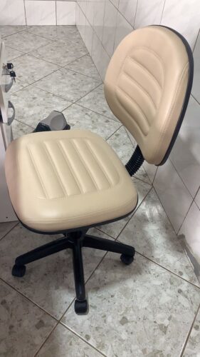 Cadeira Executiva Belluno Giratória em Couro Sintético com Regulagem de Altura | Escritório, Home Office e Recepção — Cadeira Escritório IND photo review