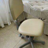 Mocho com Encosto de Regulagem em Profundidade — para Quem Divide o Mocho ou Tem Tronco Curto/Longo | Acabamento Cinza, 135 kg | 24 Cores — Cadeira Escritório IND photo review