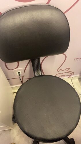 Mocho Giratório com Encosto e Regulagem a Gás | Estética, Massagem, Tatuagem e Consultório | 13 Cores — Cadeira Escritório IND photo review