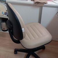 Cadeira Executiva Belluno Giratória em Couro Sintético com Regulagem de Altura | Escritório, Home Office e Recepção — Cadeira Escritório IND photo review
