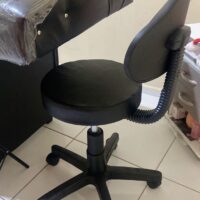 Mocho Verona Giratório sem Encosto com Regulagem a Gás | Estética, Tatuagem, Clínica e Laboratório | 16 Cores — Cadeira Escritório IND photo review