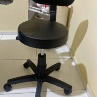Mocho Verona Giratório sem Encosto com Regulagem a Gás | Estética, Tatuagem, Clínica e Laboratório | 16 Cores — Cadeira Escritório IND photo review
