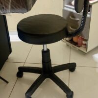 Mocho Verona Giratório sem Encosto com Regulagem a Gás | Estética, Tatuagem, Clínica e Laboratório | 16 Cores — Cadeira Escritório IND photo review