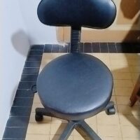 Mocho Verona Giratório sem Encosto com Regulagem a Gás | Estética, Tatuagem, Clínica e Laboratório | 16 Cores — Cadeira Escritório IND photo review