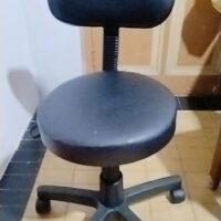 Mocho Verona Giratório sem Encosto com Regulagem a Gás | Estética, Tatuagem, Clínica e Laboratório | 16 Cores — Cadeira Escritório IND photo review
