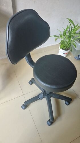 Mocho Verona Giratório sem Encosto com Regulagem a Gás | Estética, Tatuagem, Clínica e Laboratório | 16 Cores — Cadeira Escritório IND photo review