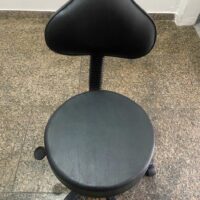Mocho Verona Giratório sem Encosto com Regulagem a Gás | Estética, Tatuagem, Clínica e Laboratório | 16 Cores — Cadeira Escritório IND photo review