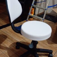 Mocho Verona Giratório sem Encosto com Regulagem a Gás | Estética, Tatuagem, Clínica e Laboratório | 16 Cores — Cadeira Escritório IND photo review