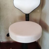Mocho Verona Giratório sem Encosto com Regulagem a Gás | Estética, Tatuagem, Clínica e Laboratório | 16 Cores — Cadeira Escritório IND photo review