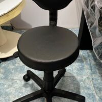 Mocho Verona Giratório sem Encosto com Regulagem a Gás | Estética, Tatuagem, Clínica e Laboratório | 16 Cores — Cadeira Escritório IND photo review