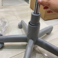 Mocho com Encosto de Regulagem em Profundidade — para Quem Divide o Mocho ou Tem Tronco Curto/Longo | Acabamento Cinza, 135 kg | 24 Cores — Cadeira Escritório IND photo review