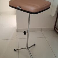 Tripé Apoio de Perna Regulável para Manicure, Pedicure e Podologia | 15 Cores — Cadeira Escritório IND photo review