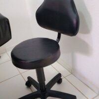 Mocho Verona Giratório sem Encosto com Regulagem a Gás | Estética, Tatuagem, Clínica e Laboratório | 16 Cores — Cadeira Escritório IND photo review