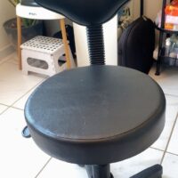 Mocho Verona Giratório sem Encosto com Regulagem a Gás | Estética, Tatuagem, Clínica e Laboratório | 16 Cores — Cadeira Escritório IND photo review
