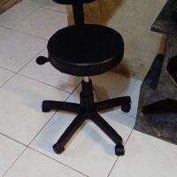 Mocho Verona Giratório sem Encosto com Regulagem a Gás | Estética, Tatuagem, Clínica e Laboratório | 16 Cores — Cadeira Escritório IND photo review