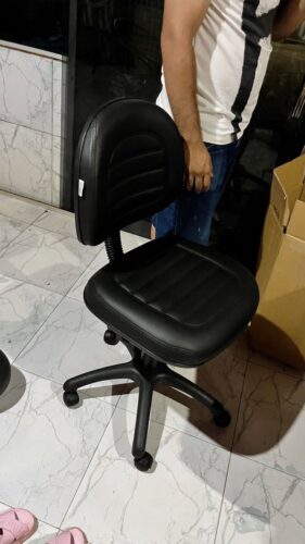 Cadeira Executiva Belluno Giratória em Couro Sintético com Regulagem de Altura | Escritório, Home Office e Recepção — Cadeira Escritório IND photo review