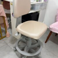 Mocho 2009 com Aro de Apoio para os Pés — para Consultório Odontológico e Bancada Alta | Encosto Regulável, Acabamento Cinza, 135 kg | 17 Cores — Cadeira Escritório IND photo review