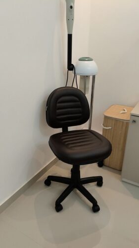 Cadeira Executiva Belluno Giratória em Couro Sintético com Regulagem de Altura | Escritório, Home Office e Recepção — Cadeira Escritório IND photo review