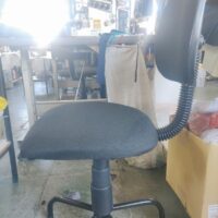 Cadeira Costureira Universal NR-17 Giratória com Regulagem de Altura | 18 Cores — Cadeira Escritório IND photo review