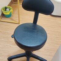 Mocho Verona Giratório sem Encosto com Regulagem a Gás | Estética, Tatuagem, Clínica e Laboratório | 16 Cores — Cadeira Escritório IND photo review