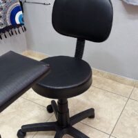 Mocho Giratório com Encosto e Regulagem a Gás | Estética, Massagem, Tatuagem e Consultório | 13 Cores — Cadeira Escritório IND photo review
