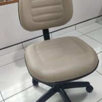 Cadeira Executiva Belluno Giratória em Couro Sintético com Regulagem de Altura | Escritório, Home Office e Recepção — Cadeira Escritório IND photo review