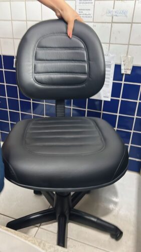 Cadeira Executiva Belluno Giratória em Couro Sintético com Regulagem de Altura | Escritório, Home Office e Recepção — Cadeira Escritório IND photo review
