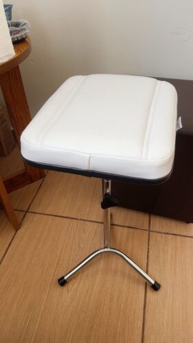 Tripé Apoio de Perna Regulável para Manicure, Pedicure e Podologia | 15 Cores — Cadeira Escritório IND photo review