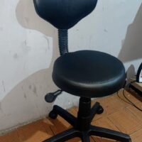 Mocho Verona Giratório sem Encosto com Regulagem a Gás | Estética, Tatuagem, Clínica e Laboratório | 16 Cores — Cadeira Escritório IND photo review