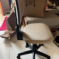 Mocho POP para Bancada Baixa e Mesa de Manicure — sem Aro, Encosto com Alavanca | Acabamento Preto, Altura 44–54 cm | 19 Cores — Cadeira Escritório IND photo review
